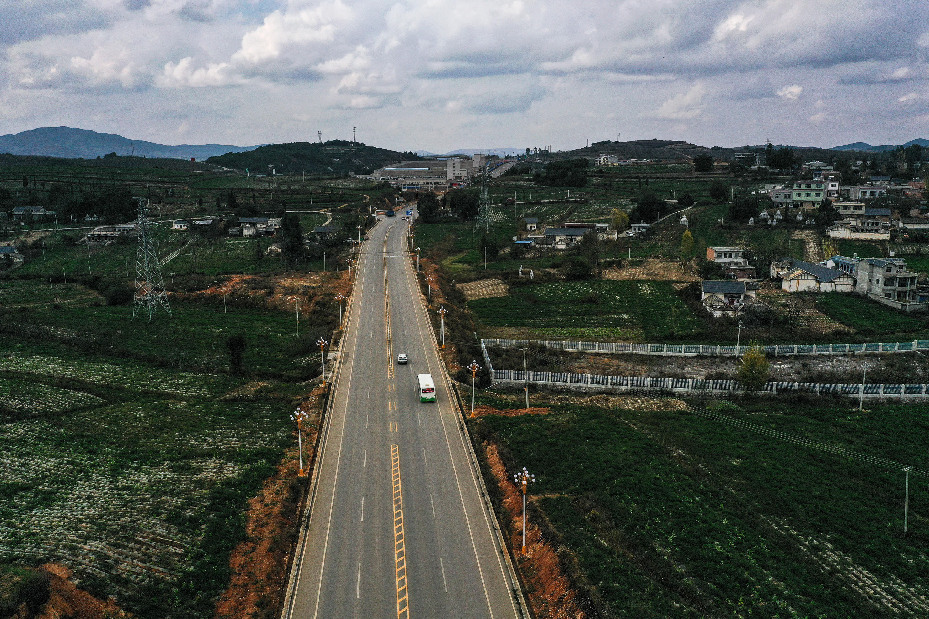 虧損,、空跑、難運(yùn)轉(zhuǎn)　城鄉(xiāng)公交“暢”跑需邁幾道坎,？